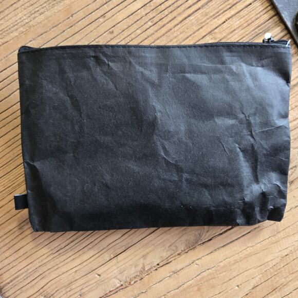 Virgin Atlantic Upper Class First Class Goodie Bag Amenity Toiletry Kit New - Picture 3 of 5